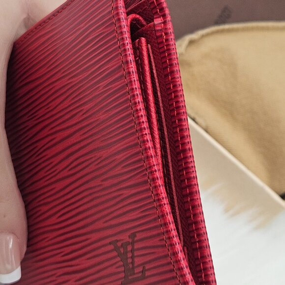 Louis Vuitton  Red Bifold Small Wallet - Picture 14 of 17